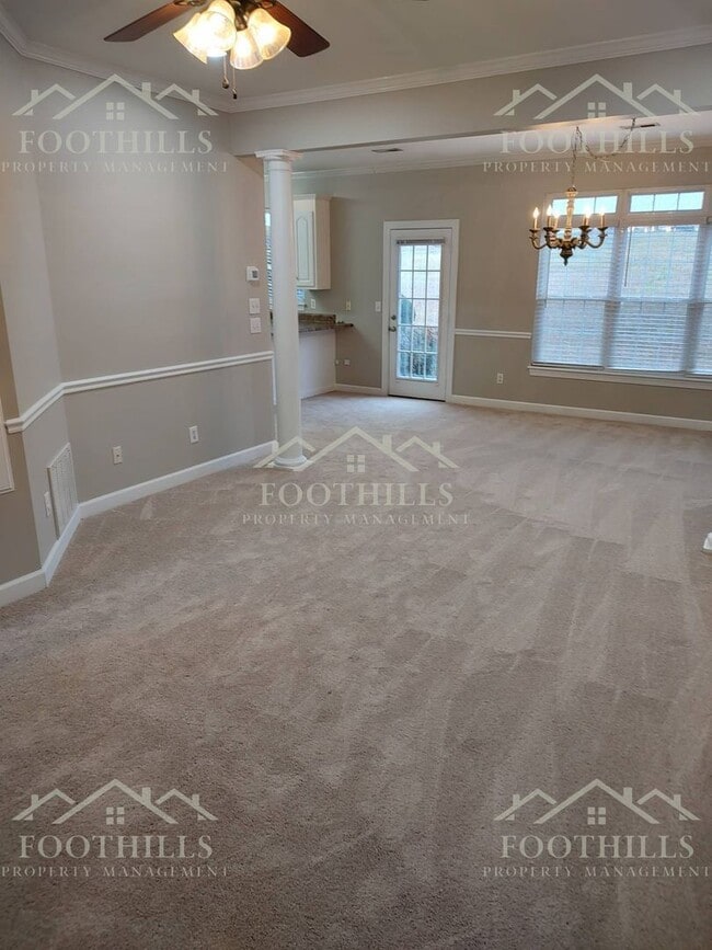 Building Photo - 901 Autumn Oaks