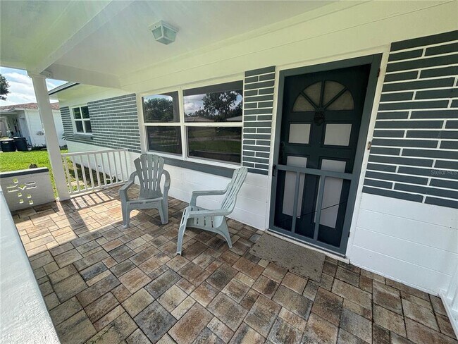 Foto del edificio - 9950 52nd Terrace N