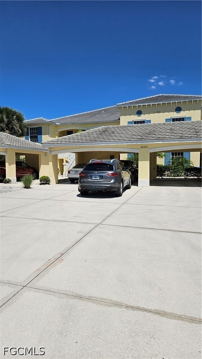 Building Photo - 14501 Abaco Lakes Dr