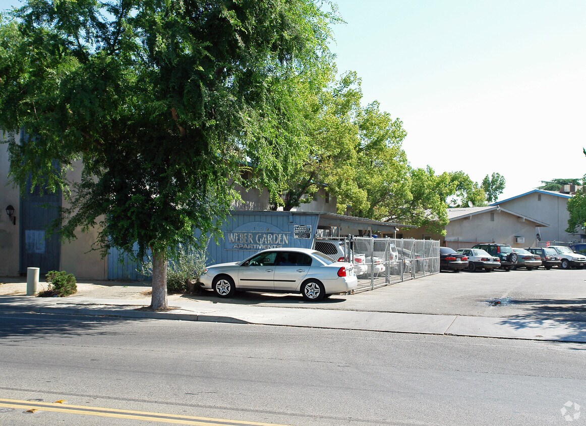 Webber Gardens Apartments - Villa Pines Apartments