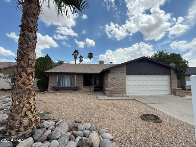 Building Photo - 2107 W El Alba Way