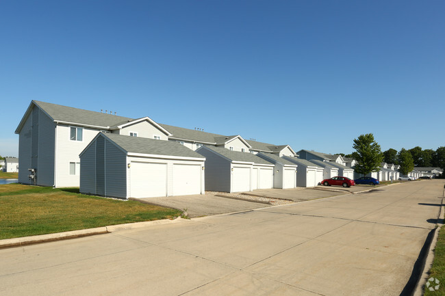 Building Photo - Crystal Lake