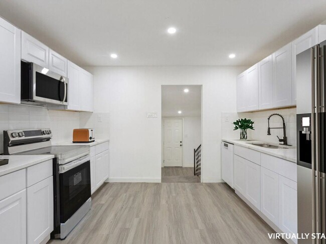 Foto del edificio - 3 Bedroom Single Family Home in Clifton