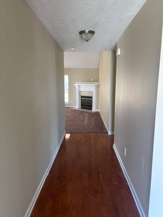 Foto del edificio - 452 Lory Ln