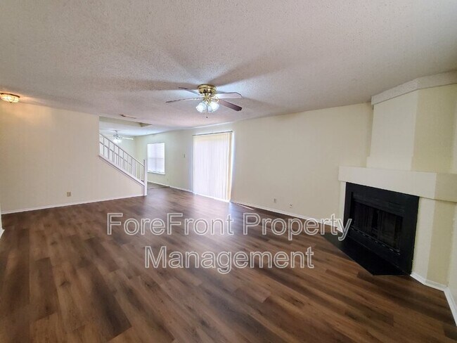Foto del edificio - 8219 Sunshine Trail Dr