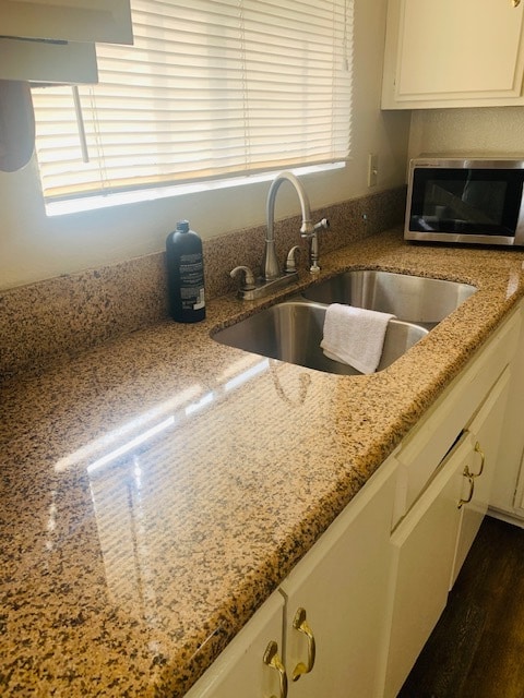 Kitchen counter - 530 W 14th St