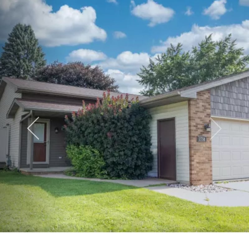 Primary Photo - 2750 W Parkmoor Ct