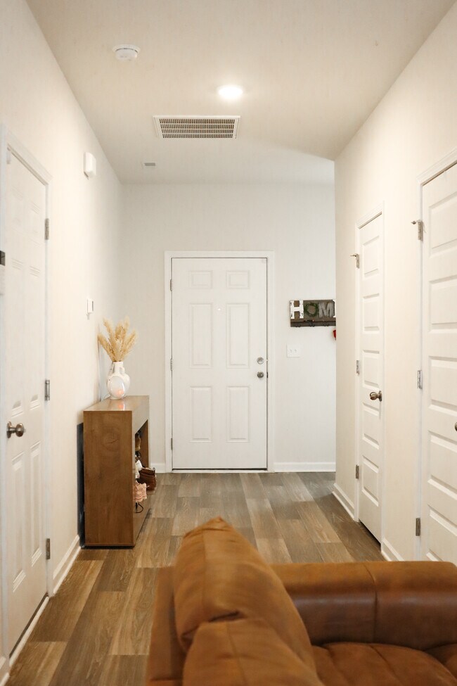 Foto del edificio - 212 Bent Creek Ln