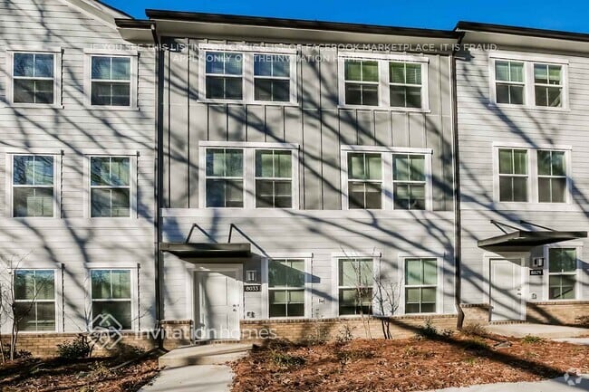 Building Photo - 8033 Roest Ln