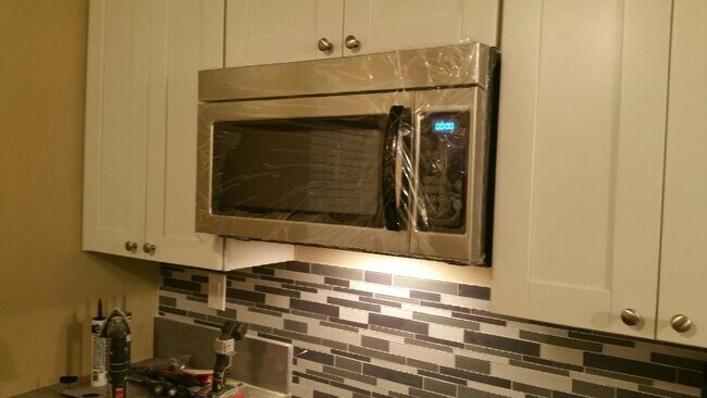 Foto del edificio - 642 Lemar Park Dr