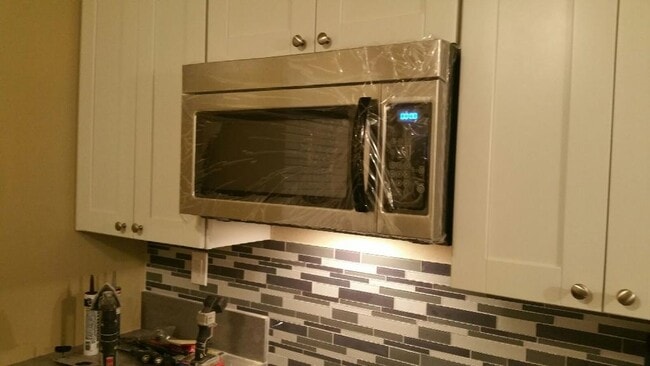 Building Photo - 642 Lemar Park Dr