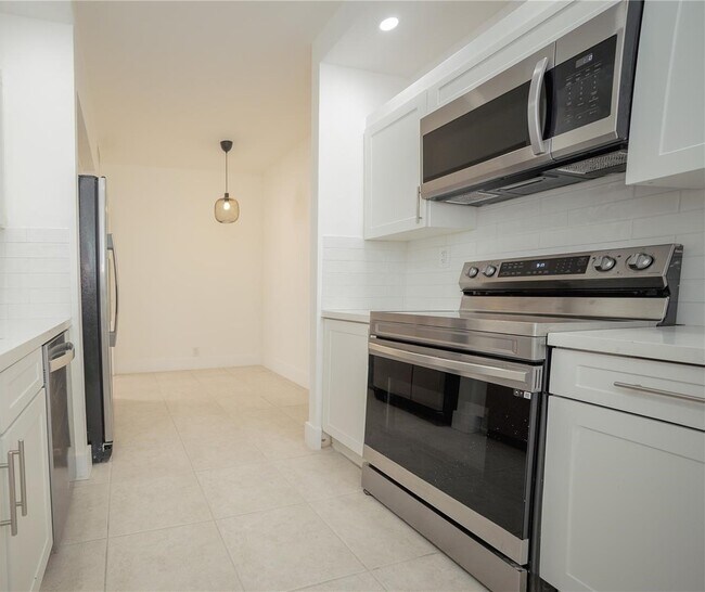 Foto del edificio - 141 Crandon Blvd