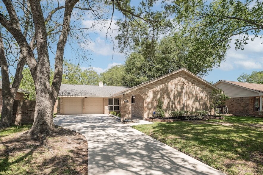 Foto principal - 809 Newport Blvd