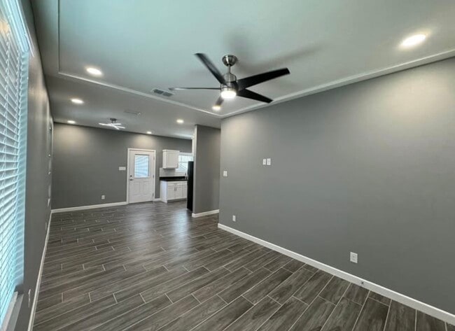 Building Photo - 1808 Angelina Dr