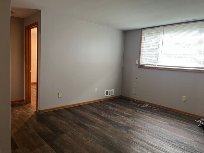 Building Photo - SKJJT LLC-4743