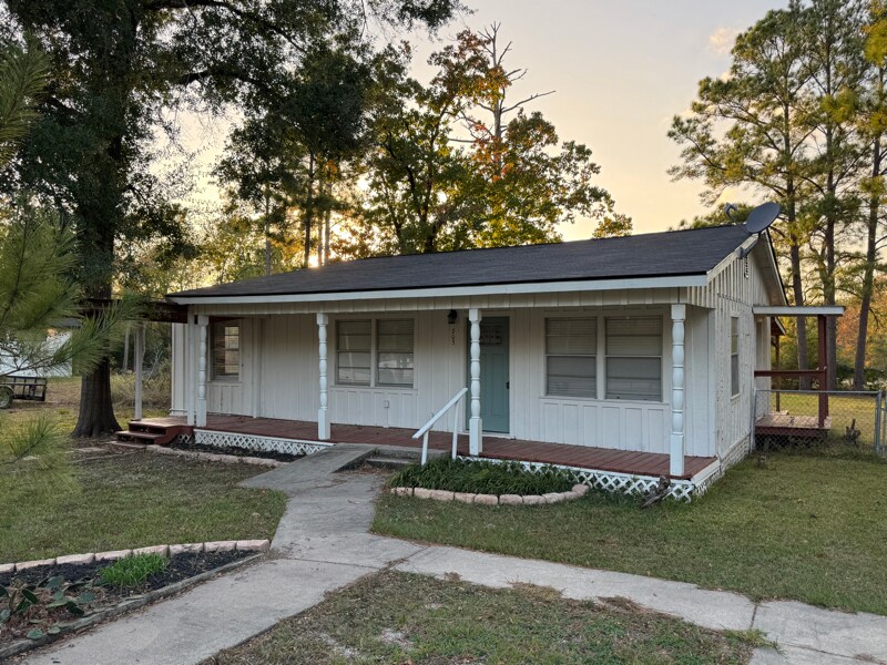 Foto principal - 203 Shelter Ln