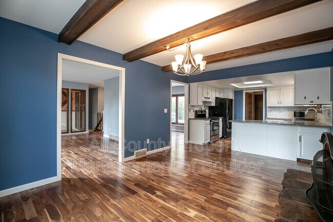 Building Photo - 470 Sutton Cir