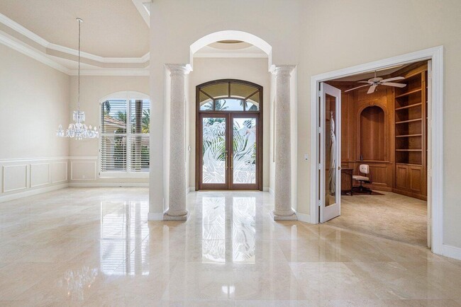 Building Photo - 1831 Sabal Palm Dr