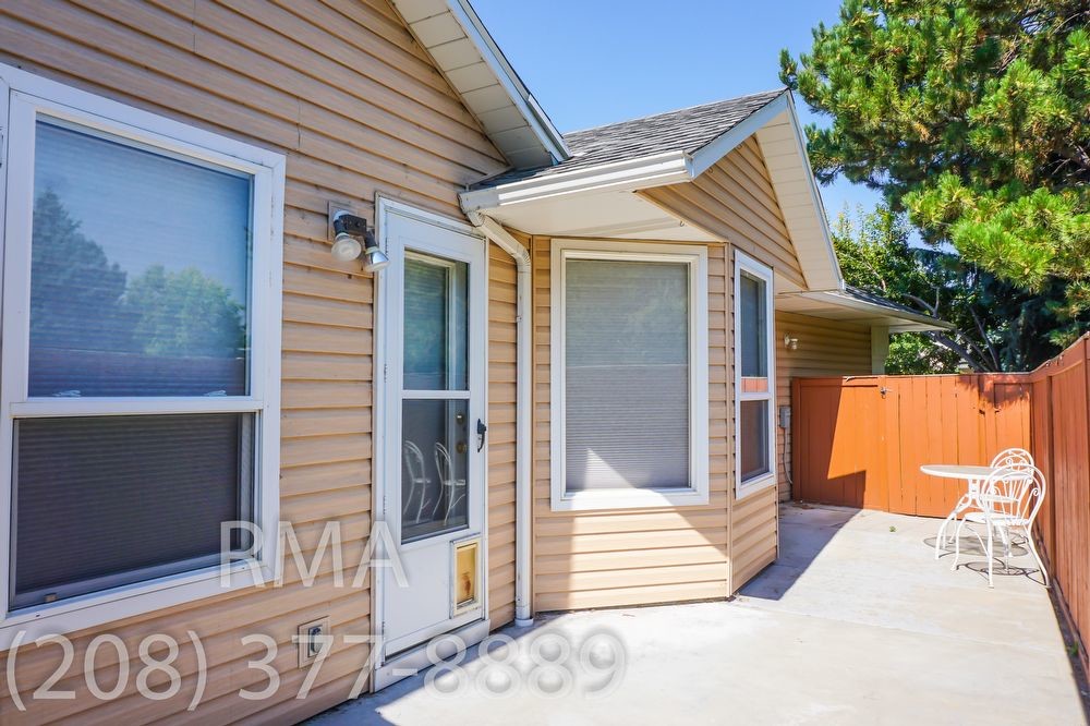Primary Photo - 3 Bedroom Duplex in Columbia Village!