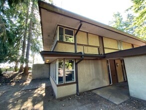 Building Photo - 3001 N Highland St
