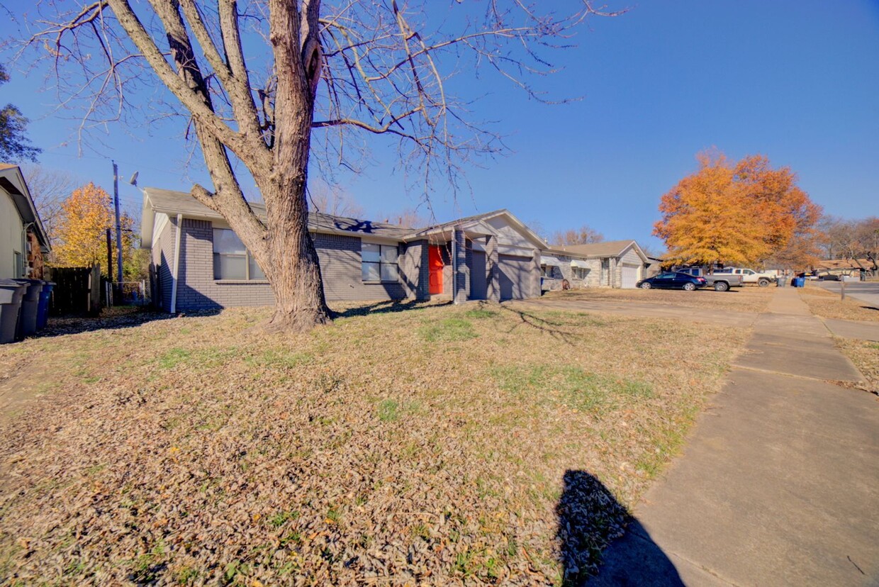 Foto principal - Available Mid January 3 Bedroom East Tulsa...