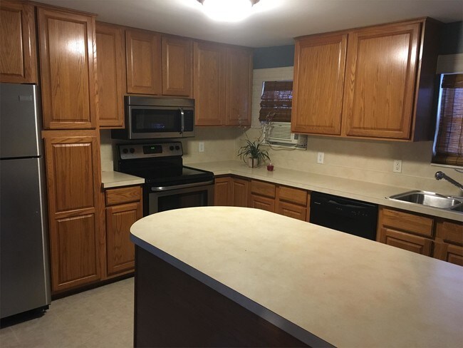 Foto del edificio - 4425 Fairway Dr