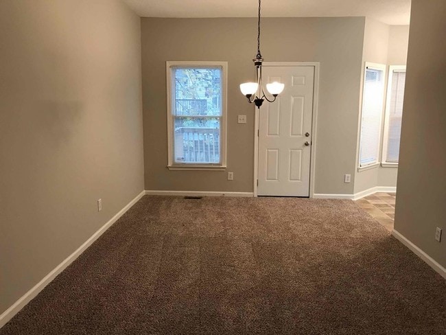 Building Photo - 5415 Twin Lakes Dr