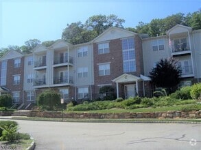 Building Photo - 53 Mountain View Ct