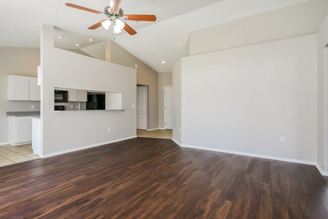 Foto del edificio - 600 Willet Cir