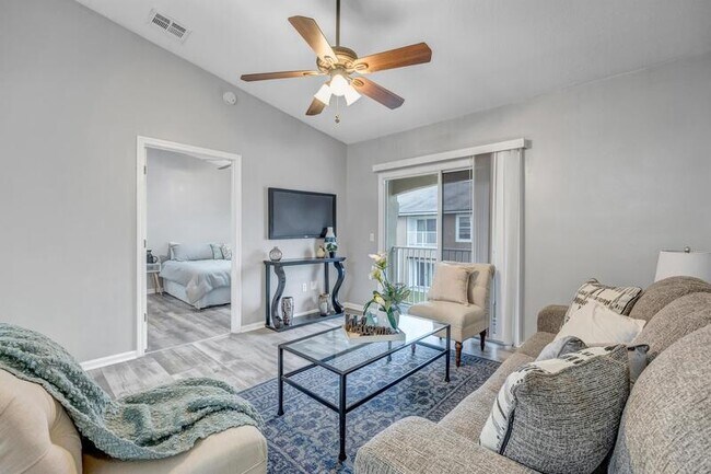 Building Photo - 6984 Ortega Woods Dr