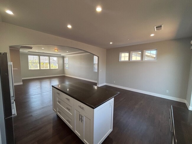 Building Photo - Single Level 3 Bedroom 2 Bathroom Coffey P...