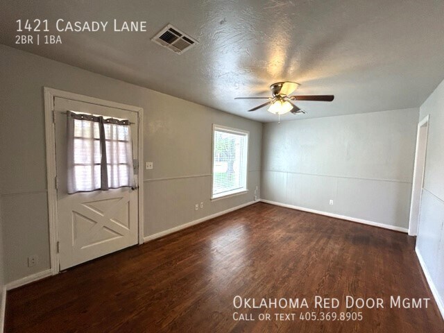 Building Photo - 1421 Casady Ln