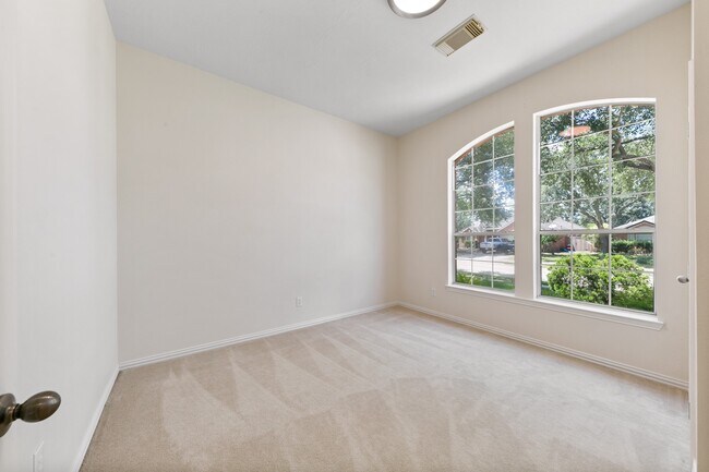 Foto del edificio - 16027 Belleshire Ln