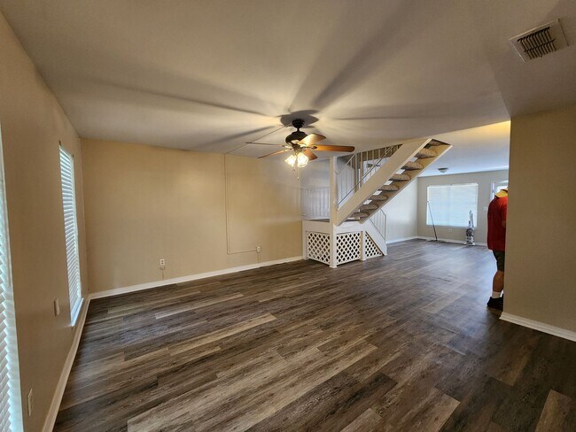 Foto del edificio - Village Green Townhome