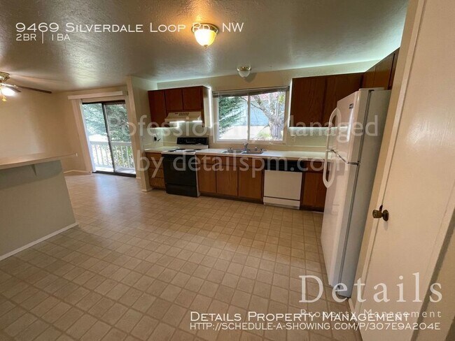 Foto del edificio - 9469 Silverdale Loop Rd NW