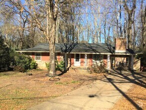 Building Photo - 170 Caroline Ave
