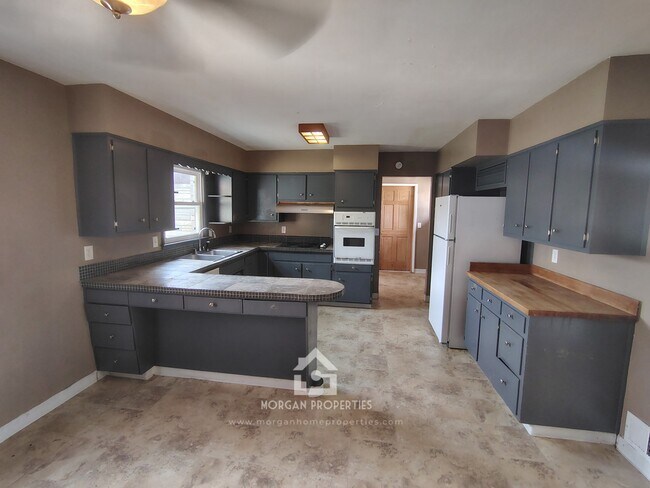 Building Photo - 2644 W 12th St