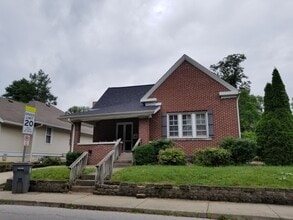 Building Photo - 525 S Woodlawn Ave