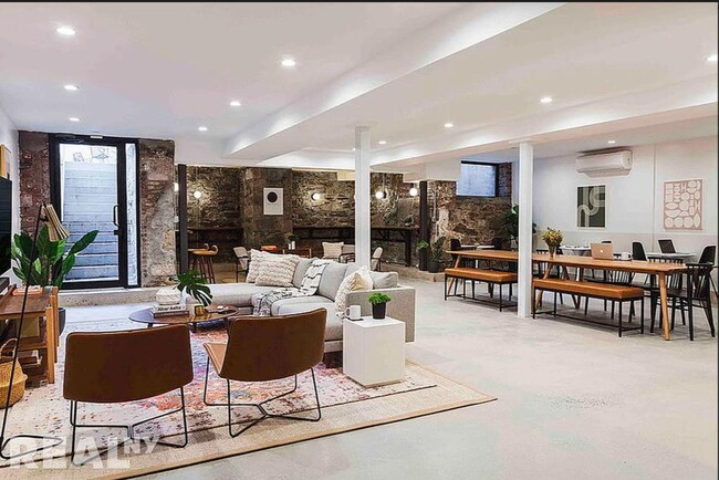 Foto del edificio - 283 Evergreen Ave