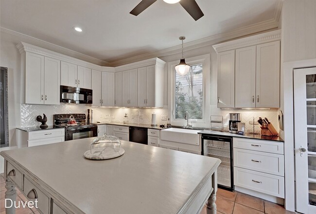 Foto del edificio - 4 br, 3.5 bath House - 74 Cannon street