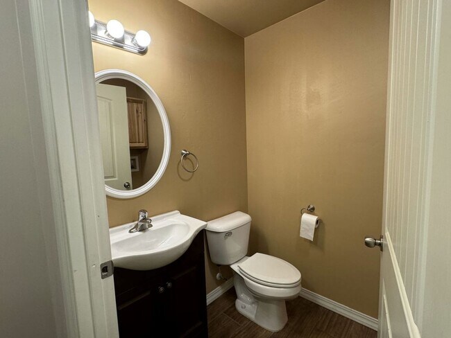 Building Photo - 14240 Stotts Pl