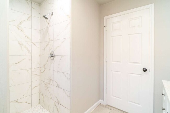 Foto del edificio - 11623 Rowan Ln