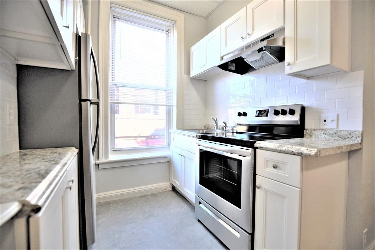 Primary Photo - 537 Washington St