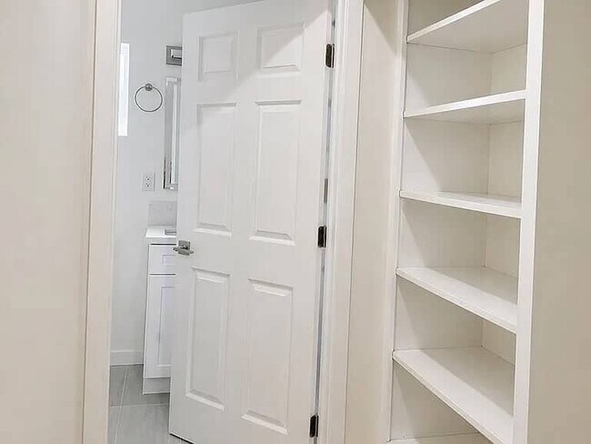 Foto del edificio - 13794 Marchant Ave