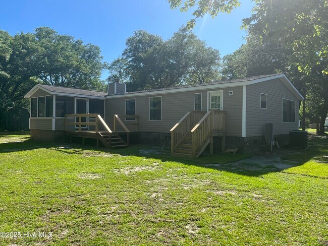Building Photo - 202 Susans Dr