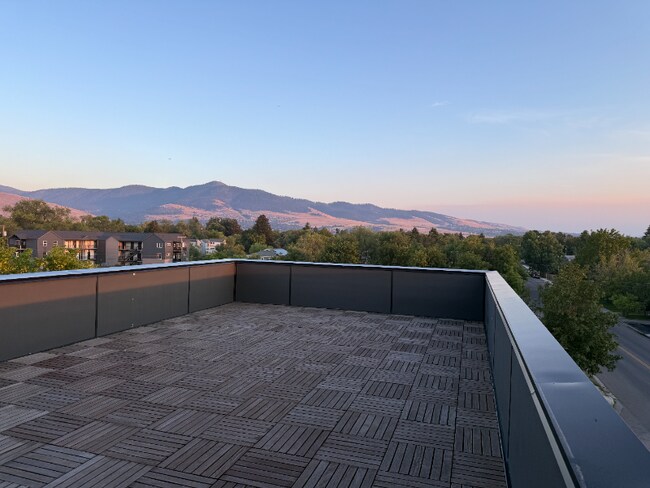 Foto del edificio - 680 S Johnson St