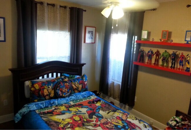 Foto del edificio - 936 E Shadowlawn Ave