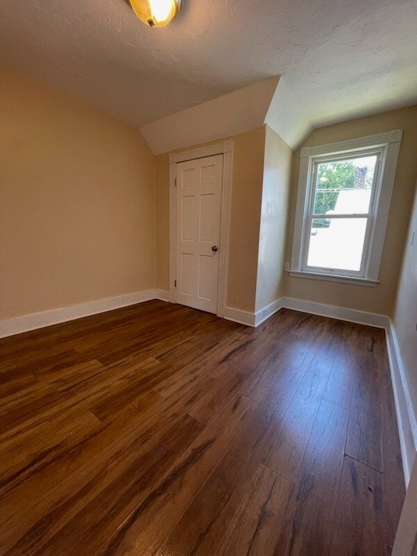 Dormitorio 1 - 35 Whipple St