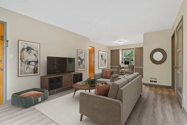 Building Photo - Cadence