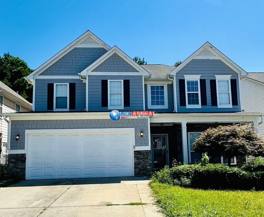 Foto principal - Large 4-bedroom house in Norcross